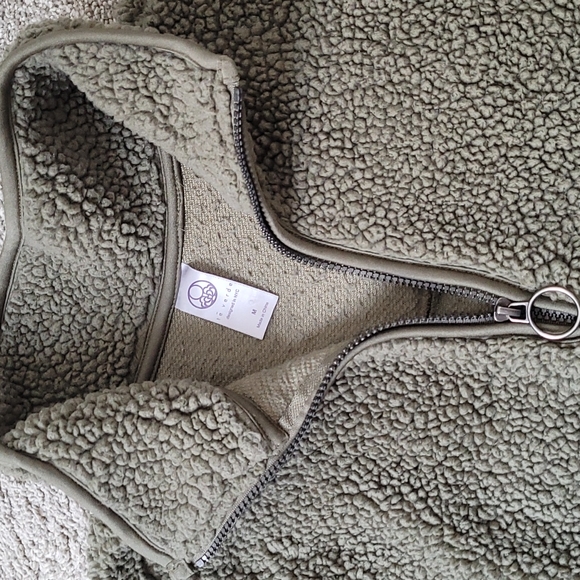 Le Verde Sherpa Half Zip Pullover - Picture 2 of 2